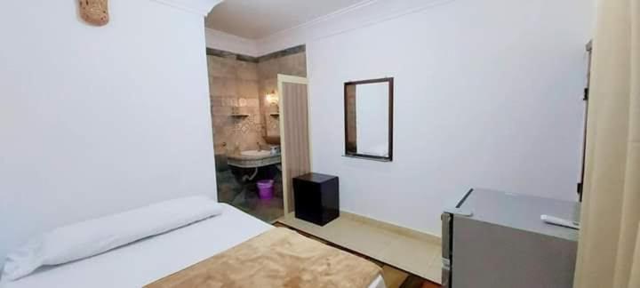 Single Room Private Bathroom