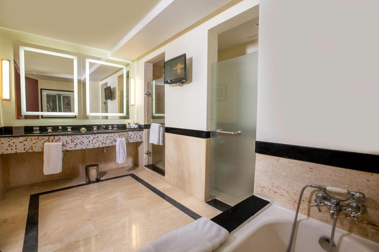 Regency Suite