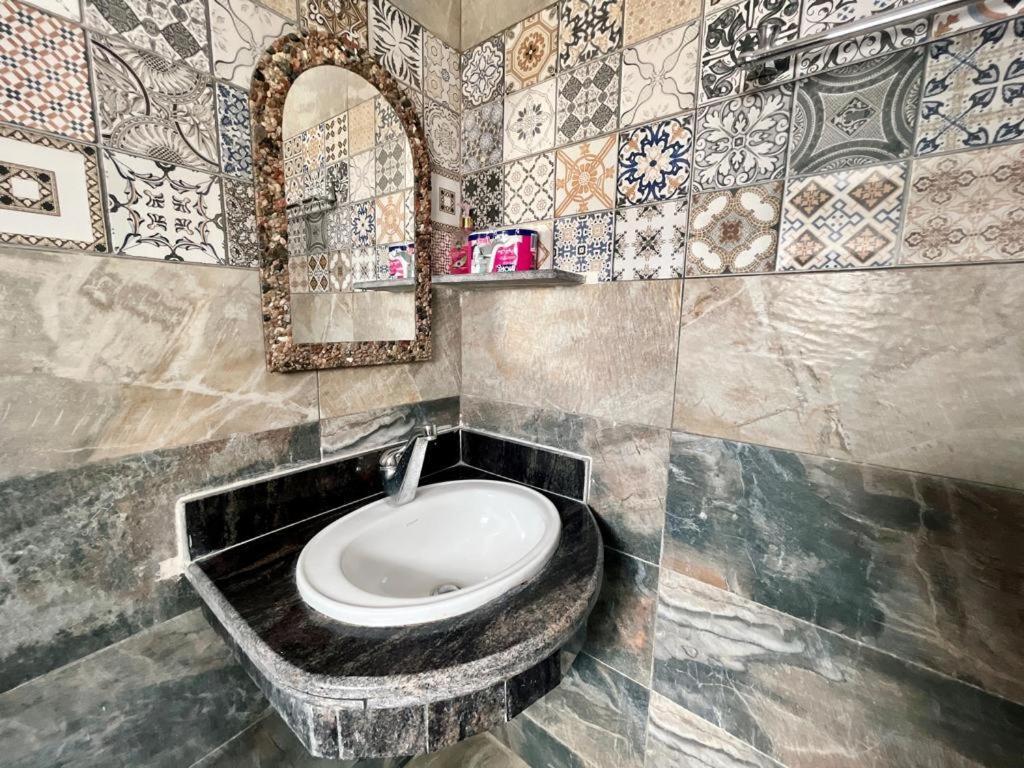 Triple Room Private Bathroom,1367703551:JPEG