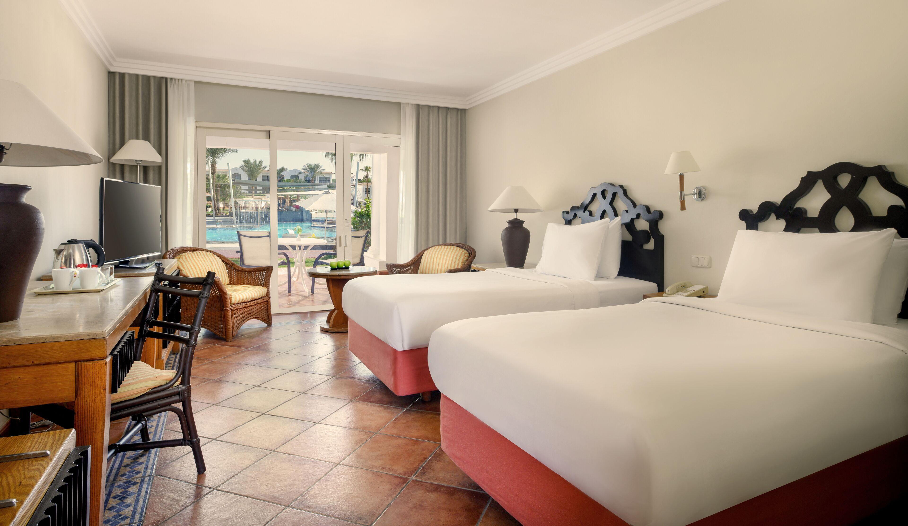 Superior Queen or Twin Room Garden View