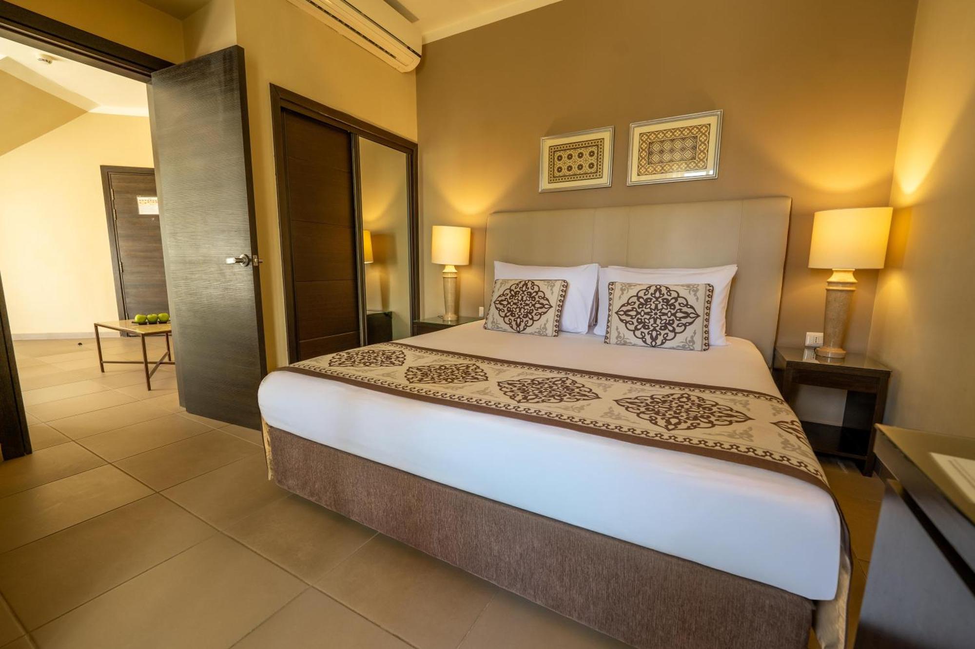 Deluxe Family Queen or Twin Bed Garden View