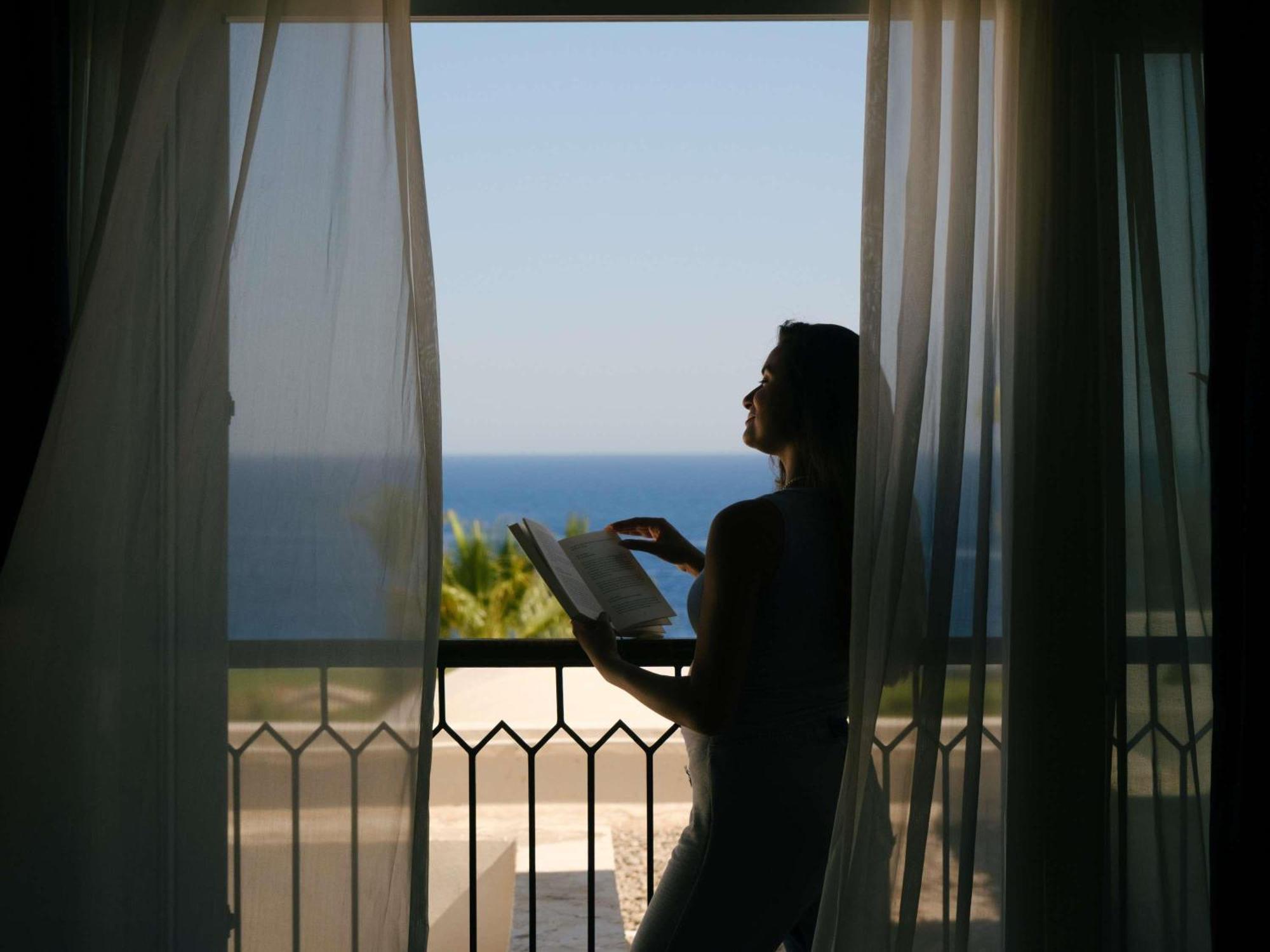 Deluxe king bed room,1742764221:JPEG