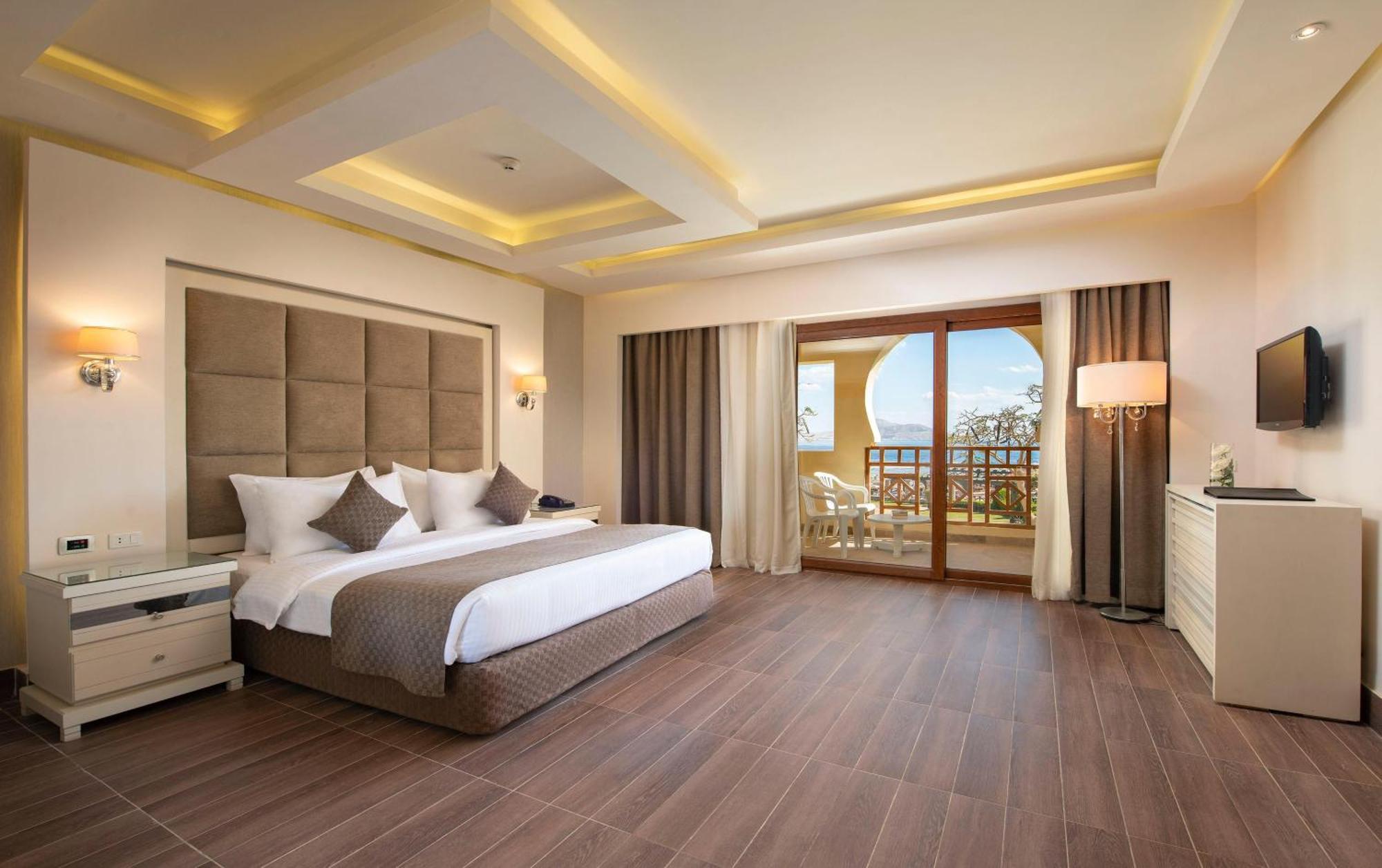 Deluxe Junior Suite Beach Front