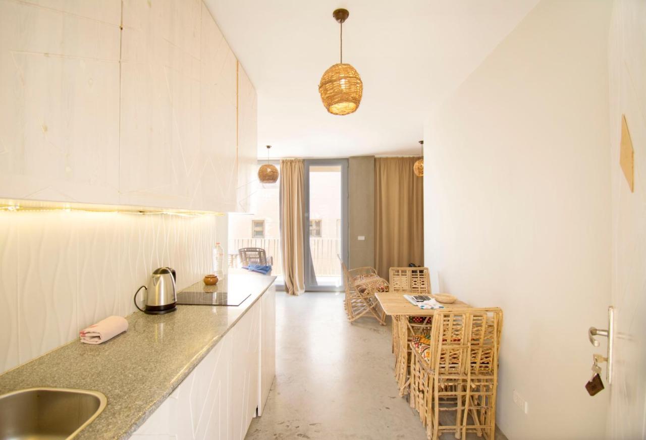 Studio Apartment with Side Sea View,929313262:JPEG