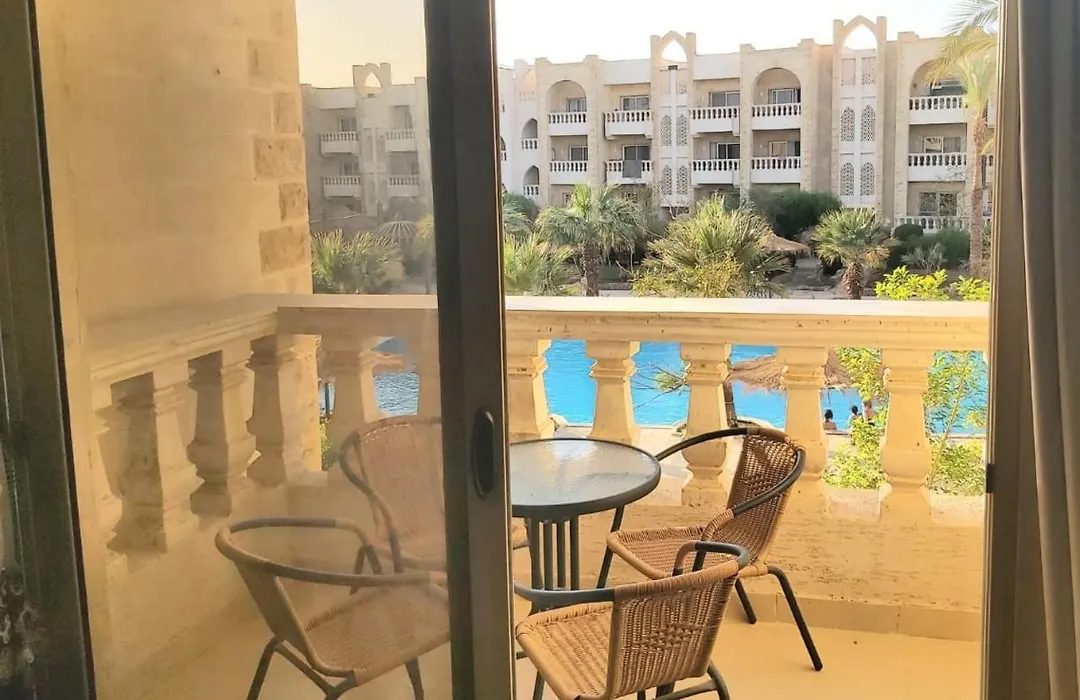 Sunny Sharm-1
