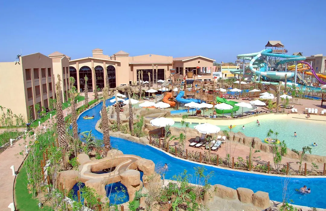 Coral Sea Aqua Club Resort-1