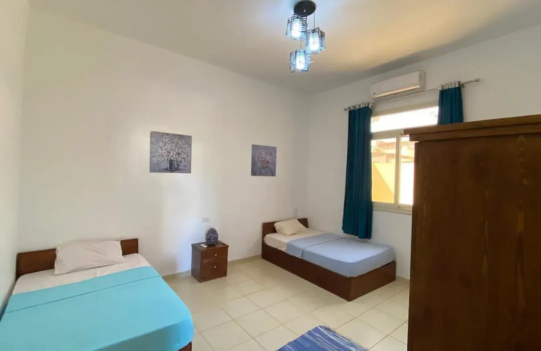Lovely 3 Bedroom Serviced Apartment With A Garden-1