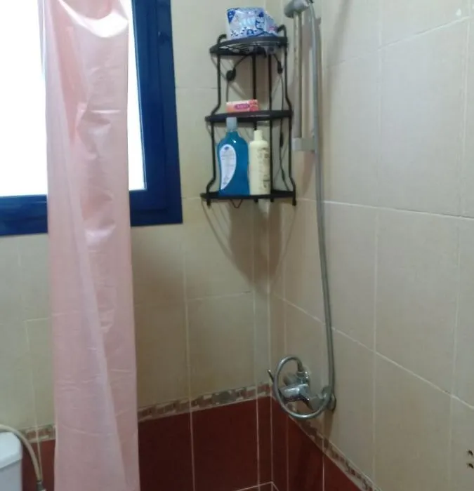 Lovely 1 Bedroom Vacation With Free Parking .-1
