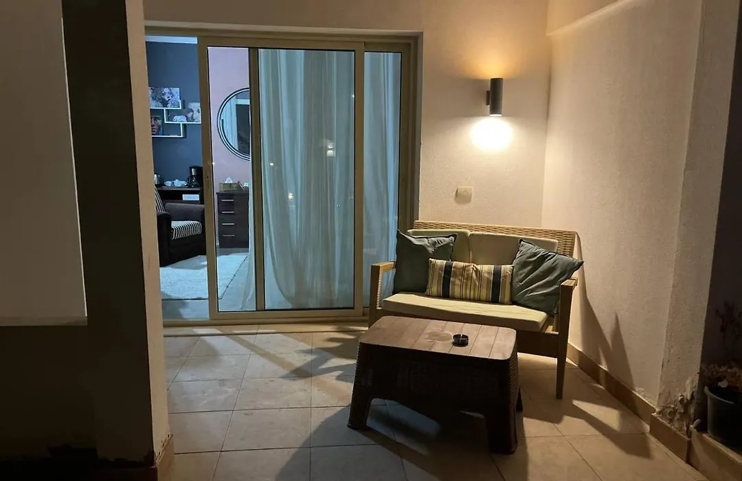 Lovely Studio Apartment With Pool And Free Wi-Fi-1