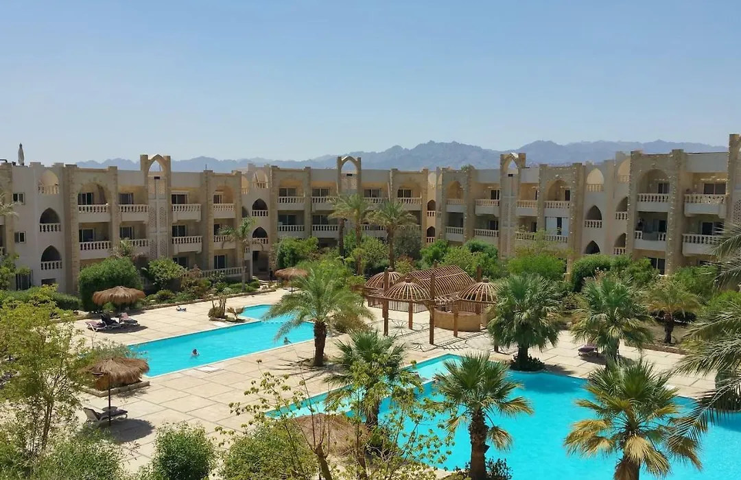One-Bedroom Apartment S2 In Vip Zone Sunny Lakes-1
