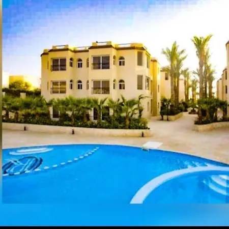 Luxury Oassis In Heart Of Nama Bay Pool, Gym, Beach-3