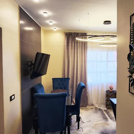Art Style Modern Two-Bedroom Apartment-3
