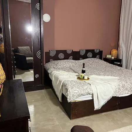 Lovely Studio Apartment With Pool And Free Wi-Fi-2