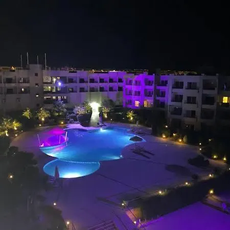 Aqua Marine - Comfort Vacation Home With Pool & Garden View-3