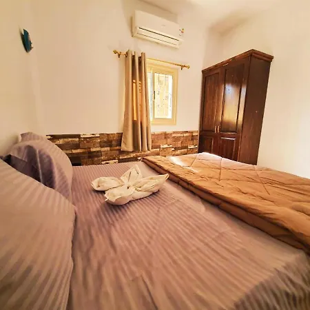 10 Steps Apartments-3