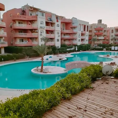 Super Deluxe Apartment With 3 Bed Rooms-3