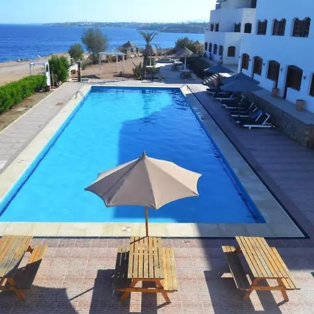 Adrenalin Beach Lodge-3