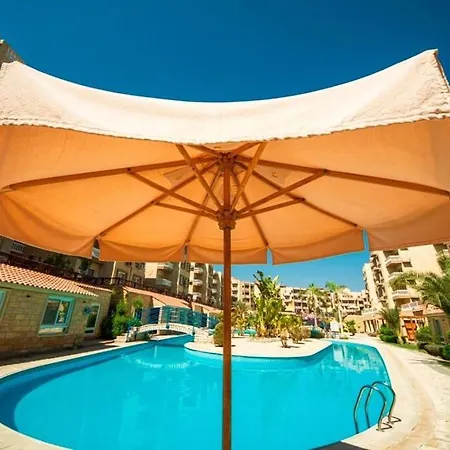 Lovely Chalets Direct To The Pool In Heart Of Nabq-2