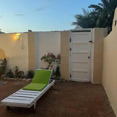 Stylish 2 Bedroom Apartment Near The Beach-3