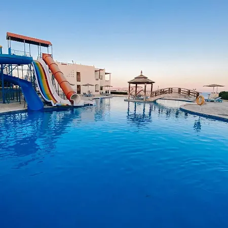 Sharks Bay Oasis Deluxe Apartments-2