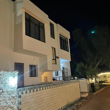 Garden House Chalet-3