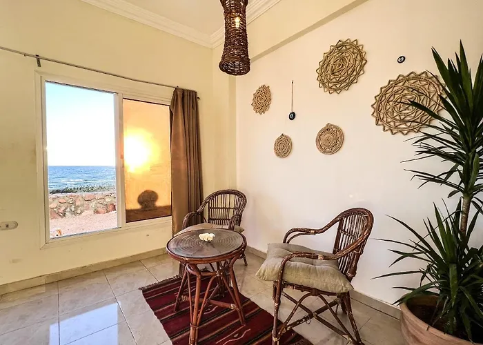 Beachfront 1-Bedroom Among The Mountains Dahab